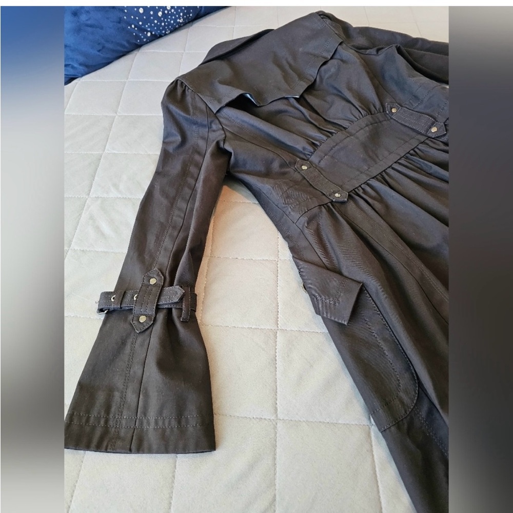Burberry Trench Coat - Women
